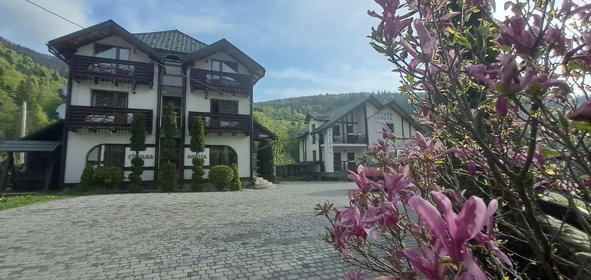 Girska Sonata Hotel & Apartments Микуличин Экстерьер фото